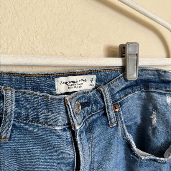 Abercrombie & Fitch Ankle Straight Ultra High Rise Jeans Sz 28 Short Distressed - Picture 7 of 9